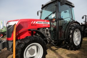 Ciągnik sadowniczy  - Massey Ferguson 3640 S - AgroShow 2016 