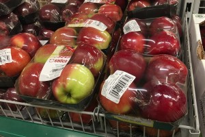 Jabłka w supermarkecie