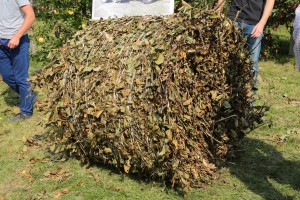 Prasa zbierająca biomasę z sadów