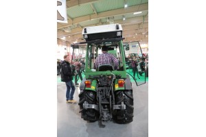 Ciągnik sadowniczy - Fendt 209 V Vario
