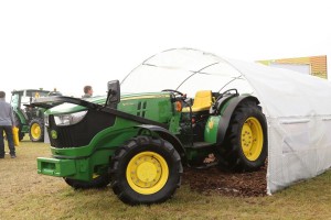 John Deere 5075 GL - ciągnik specjalistyczny