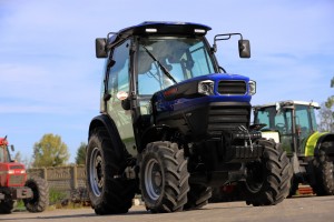 Ciągnik sadowniczy - Farmtrac 6075EN