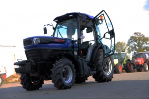 Ciągnik sadowniczy - Farmtrac 6075EN