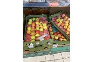  Jabłka w sieci sklepów Biedronka jest w cenie 1,99 za 1 kg
