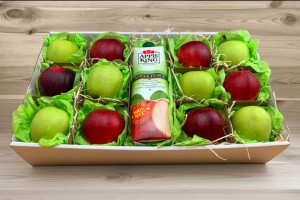  Owocowy prezent 15 - jabłka zielone i czerwone sok - 32 zł