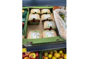  Fot 1. Jabłka ekologiczne - jabłka BIO w sklepach sieci Biedronka
