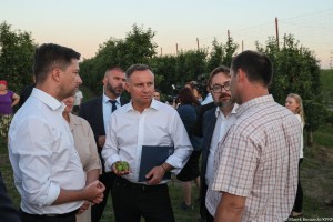  Prezydent Andrzej Duda odwiedził poszkodowanych sadowników