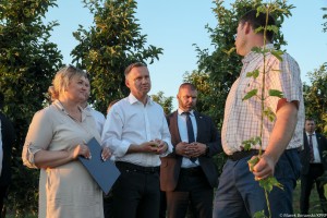  Prezydent Andrzej Duda odwiedził poszkodowanych sadowników