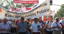 Premier nie zgadza się na blokowanie dróg przez sadowników i rolników ! 