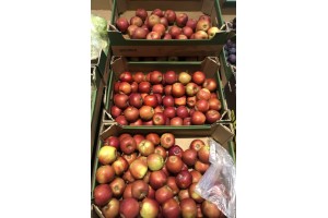  Promocja jabłek w Biedronce 