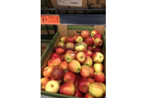  Promocja jabłek w Biedronce 