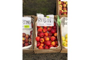  Ceny jabłek na targowisku - 13 listopad 2021 r.