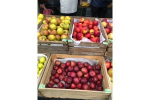  Ceny jabłek na straganie [fot 1.]