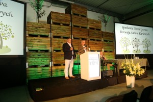 Problemy w zbycie jabłek w dużych korporacjach - W. Ż&oacute;łcik, Z. Chołyk 