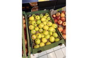  Jabłka Golden Delicious w sieci sklepów Biedronka