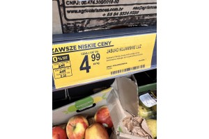  Cena jabłek Kujawskich w sieci sklepów Biedronka