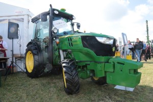 Ciągnik sadowniczy John Deere 5075GV