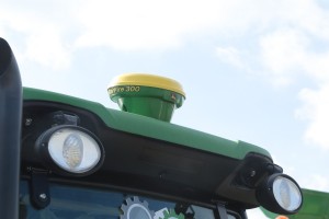 Precyzyjne rolnictwo i system monitoringu John Deere StarFire300