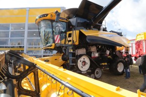 Kombajn New Holland CR10.90