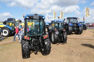 Ciągnik sadowniczy New Holland T4.65V oraz T3040