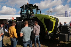 Stoisko firmy CLASS - ciągniki rolnicze