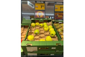 Biedronka - jabłka odmiana Golden Delicious
