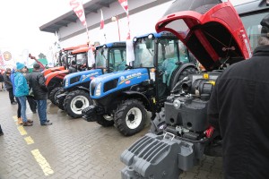 25 Spotkanie Sadownicze - SANDOMIERZ 2016 - Plac z maszynami sadowniczymi