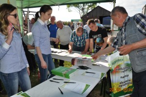 Na stoisku Agrosimex można było wypełnić ankiety, które następnie brały ...