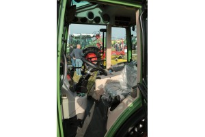 Ciągnik sadowniczy  - Fendt 208V Vario - AgroShow 2016 