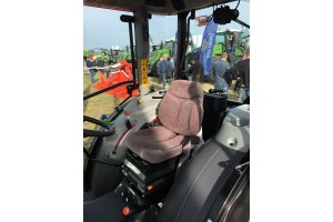 Ciągnik sadowniczy  - Massey Ferguson 3640 S - AgroShow 2016 