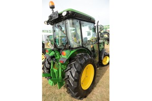 Ciągnik sadowniczy  - John Deere 5075GV - AgroShow 2016 