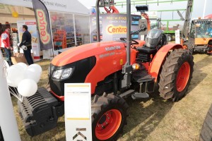 Ciągnik sadowniczy - Kubota M6040 Narrow - AgroShow 2016 