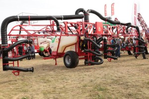 Opryskiwacz BURY Wulkan - TWIN System 2000 dwurzędowy - AgroShow 2016