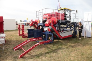 Kombajn samojezdny OSKAR - Jagoda JPS - AgroShow 2016 