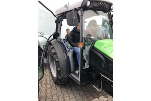 Ciągnik sadowniczy Deutz-Fahr 50890.4 DF w ofercie firmy A.R Chmielewski.