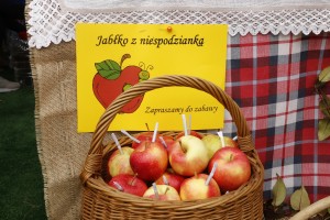  Jabłko z niespodzianką podczas Światowego Dnia Jabłka