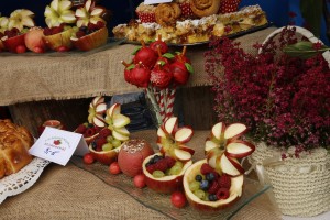  Mnóstwo jabłek różnych odmian do degustacji podczas Światowego Dnia Jabłka