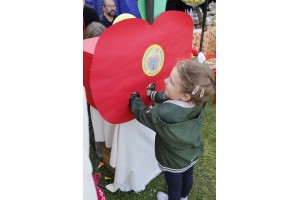  Jabłkowa fotobudka - Światowy Dzień Jabłka