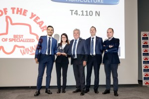  Zaprezentowana podczas targów Agritechnica zmodernizowana seria ciągników New Holland T4 V/N/F została wyróżniona tytułem „Ciągnika Roku 2020” w kategorii ciągników specjalistycznych. 