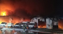 Spłonął salon maszyn rolniczych Massey Ferguson w Kazimierzówce