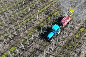 Przed wykonaniem zabiegu nie możemy zapomnieć o zakwaszeniu cieczy roboczej i dodaniu zwilżacza bądź oleju